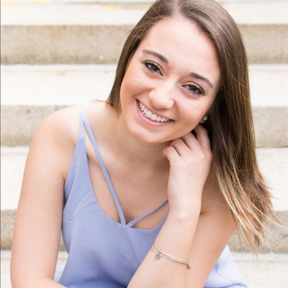 Meet your Posher, Jackie! - Picture 2 of 3